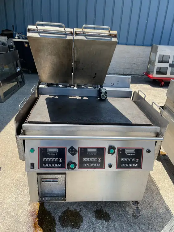 Used Garland Used Untested Garland XG36-2 Clamshell 2 platens 36" 220V 3 Phase NG AS IS Grills & Griddles Illinois US | Falcon Restaurant Supply #1376135