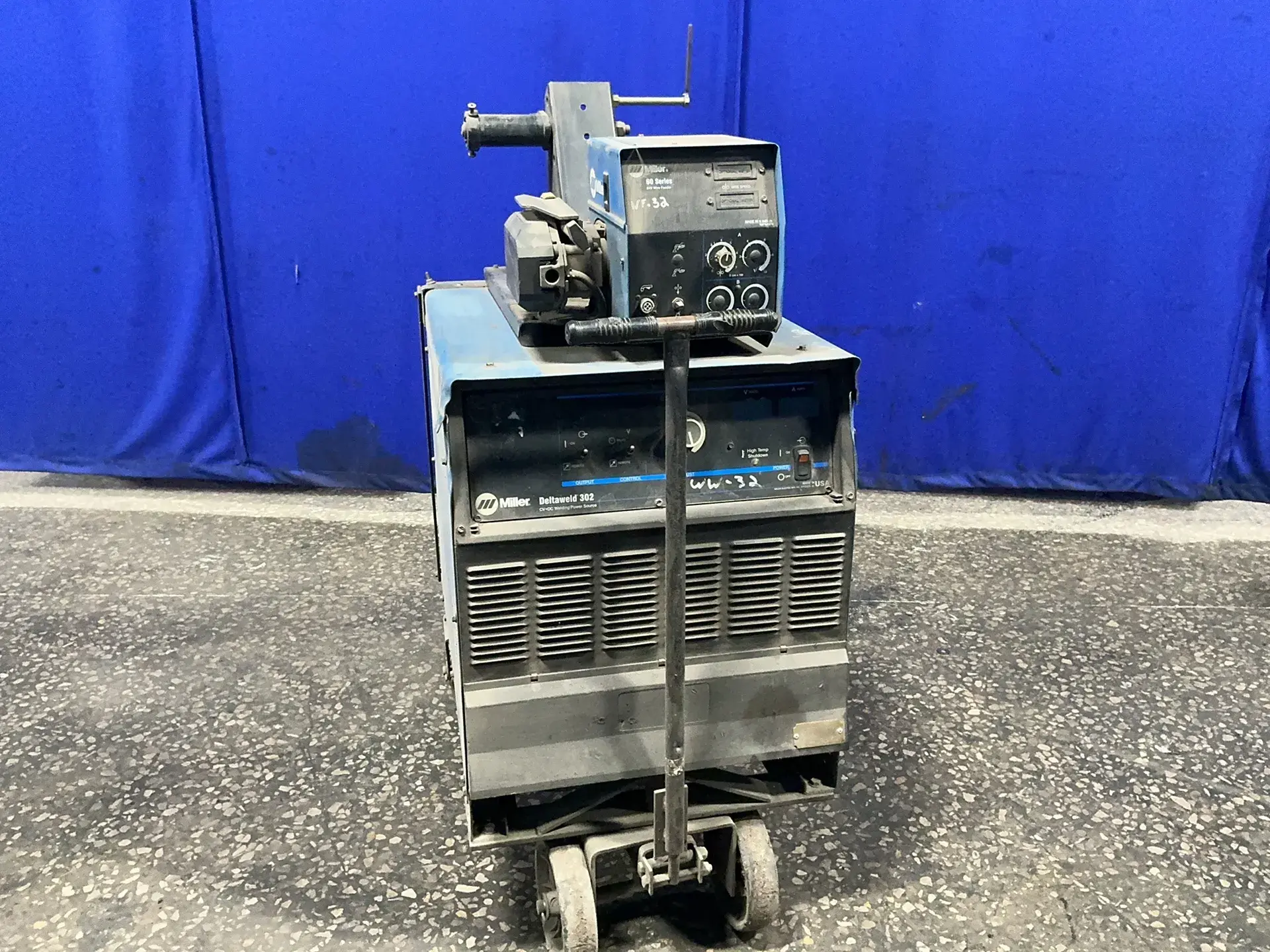 Used MILLER DIMENSION 302 Mig Welders Ohio US | HGR 24 #1277704