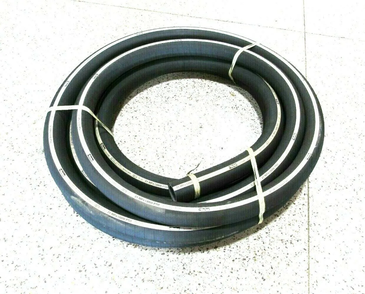 NEW PARKER 387TC-32 HYDRAULIC HOSE 2" 4-PLY SIZE-32 50' 387TC32