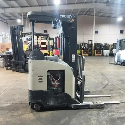 USED 2016 CROWN RR5725-45