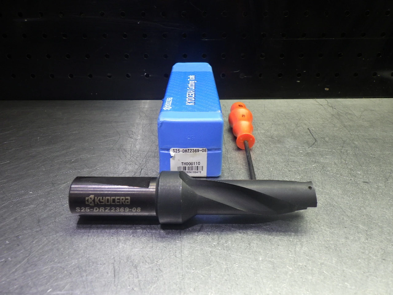 Kyocera 23mm Coolant Thru Indexable Drill 25mm Shank S25-DRZ2369-08 (LOC3604)