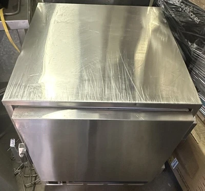 174-0107 Follett REF5 24” Undercounter Self Contained Cooler
