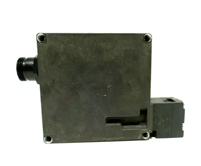 NEW EUCHNER TZ-1LE-110-PG-OR8C SAFETY SWITCH TZ1LE110PGOR8C