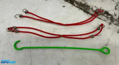 Lot of (3) VEVOR snow-chains model#ZT-265 size: 427x145x165 mm (cushion quantity 2 pieces)