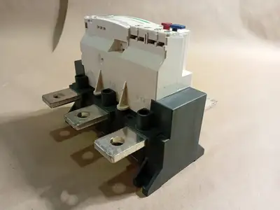 NEW SCHNEIDER ELECTRIC LR9F7375