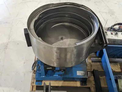 Used VIBRA-FLIGHT FEEDER SYSTEM W/ BOWL, INLINE, HOPPER, FEEDER CUBE CONTROLLER Industrial Controls | Maverick Industrial Sales #1110584