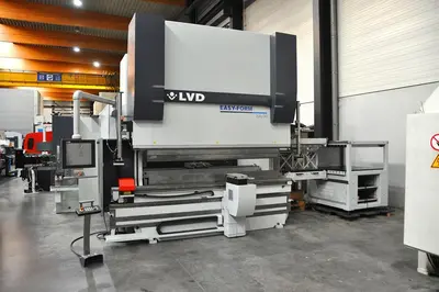 USED LVD PPEB TURBO EFL 220 TON X 3100 MM CNC