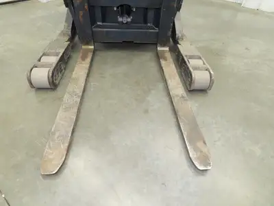 Doosan Forklift Stand On 36V Electric Pantograph Reach Truck 3241lbs 2569h 20' L