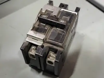 USED CUTLER-HAMMER QC2050