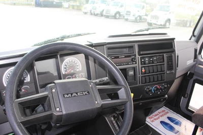 New | in-Stock 2025 MACK MD6 Septic/Sewer/Vacuum Trucks Texas US | Roll Off Truck World #1507632