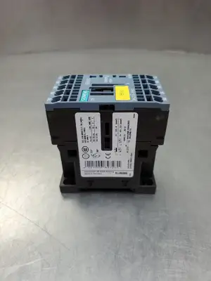 Siemens 3RH2131-2FB40 SIRIUS Contactor, 24VDC. 4C-44