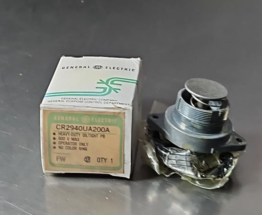 GE CR2940UA200A OILTIGHT PUSHBUTTON. Loc4C22