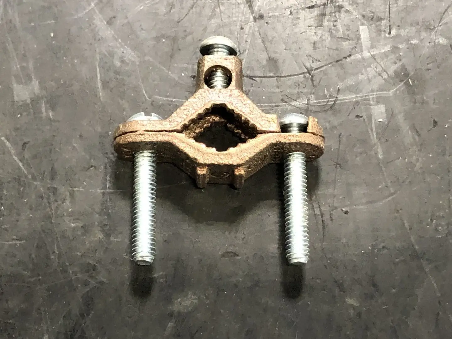 1/2" - 1" Bare Ground Clamp