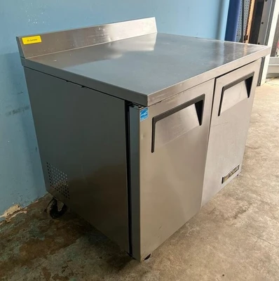 75-0419 True TWT-36 36" 2 Door Self Contained Worktop Cooler