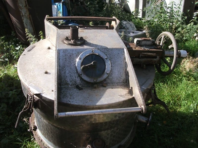 Rousselet 850Mm Dia S/S Solid Bowl Centre