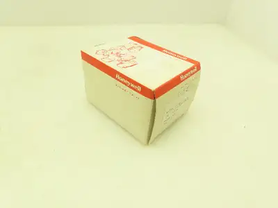 Honeywell Skinner 3133BJA7LNC4 Solenoid Valve Manifold 3-Way 12VDC 35PSI 1/4"NPT