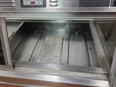 Used Henny Penny Used Henny Penny HMR-105 5-Well Heated Merchandiser Warmer Display 208V 3PH Heated Cabinets & Displays Illinois US | Falcon Restaurant Supply #1373723
