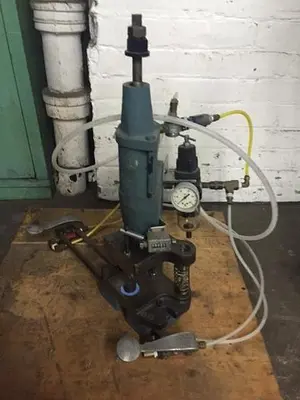 2159-220 Hugold Bench Model Pneumatic Air Press, Model # U/AKS