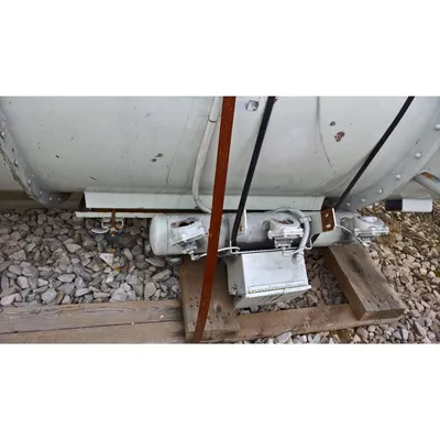 500 CFM Used 244 Square Foot Filter Receiver Dust Collector, 244 Sq Ft