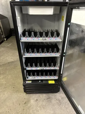 174-0071 Imbera VR10 Glass Door Self Contained Cooler