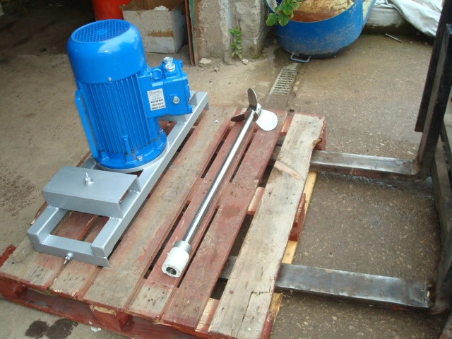 Rigal-Bennett Clamp On Stirrer 1.5 kW Flp