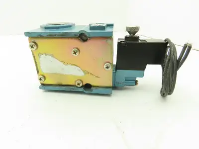 MAC 56C-17-114CA Pneumatic Solenoid 3/2 Spool Valve 120V 3/4" NPT