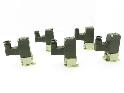 SMC VS3115-015DBL LOT OF 5 SMC VS3115-015DBL 3-Port Solenoid Valves 24 VDC Coil