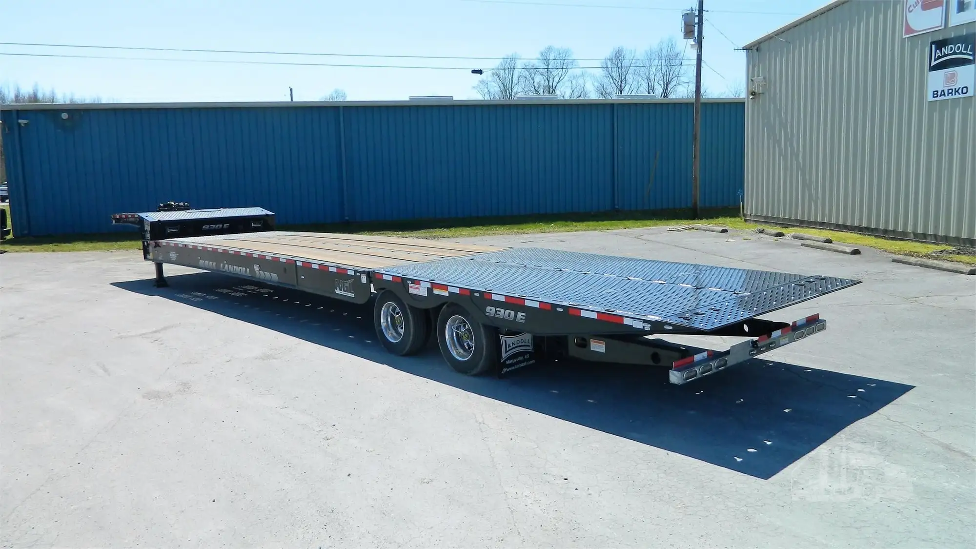New | in-Stock 2027 LANDOLL 930E Lowboy Trailers Tennessee US | LMI Tennessee LLC #1505096