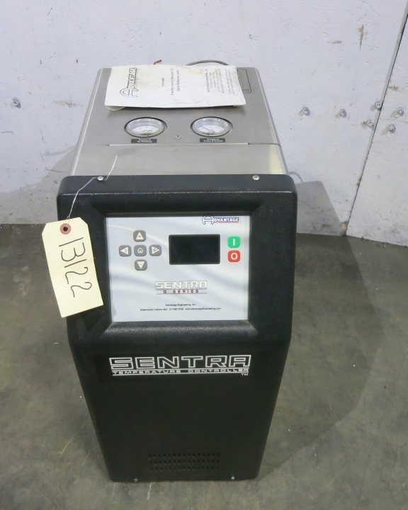 Used 2017 ADVANTAGE SK-1075G Temperature Controls | Hunter Plastics #788910