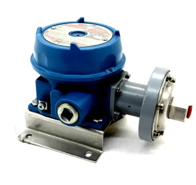 NEW UNITED ELECTRIC J120-555 PRESSURE SWITCH 2 TO 100 PSI J120555