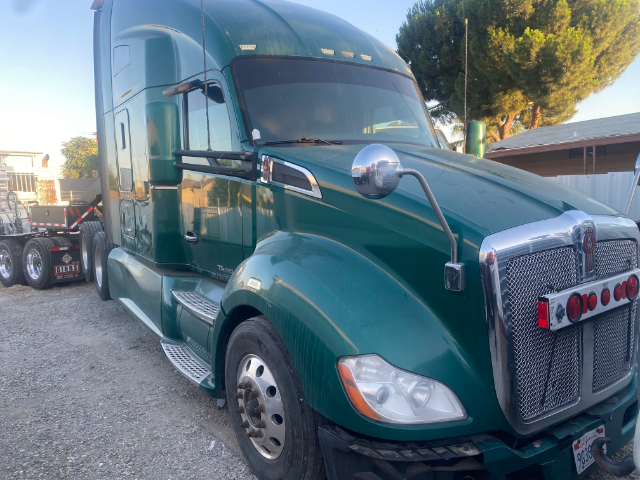 Used 2017 KENWORTH T680 Conventional trucks California US | Revelation Machinery #1259296