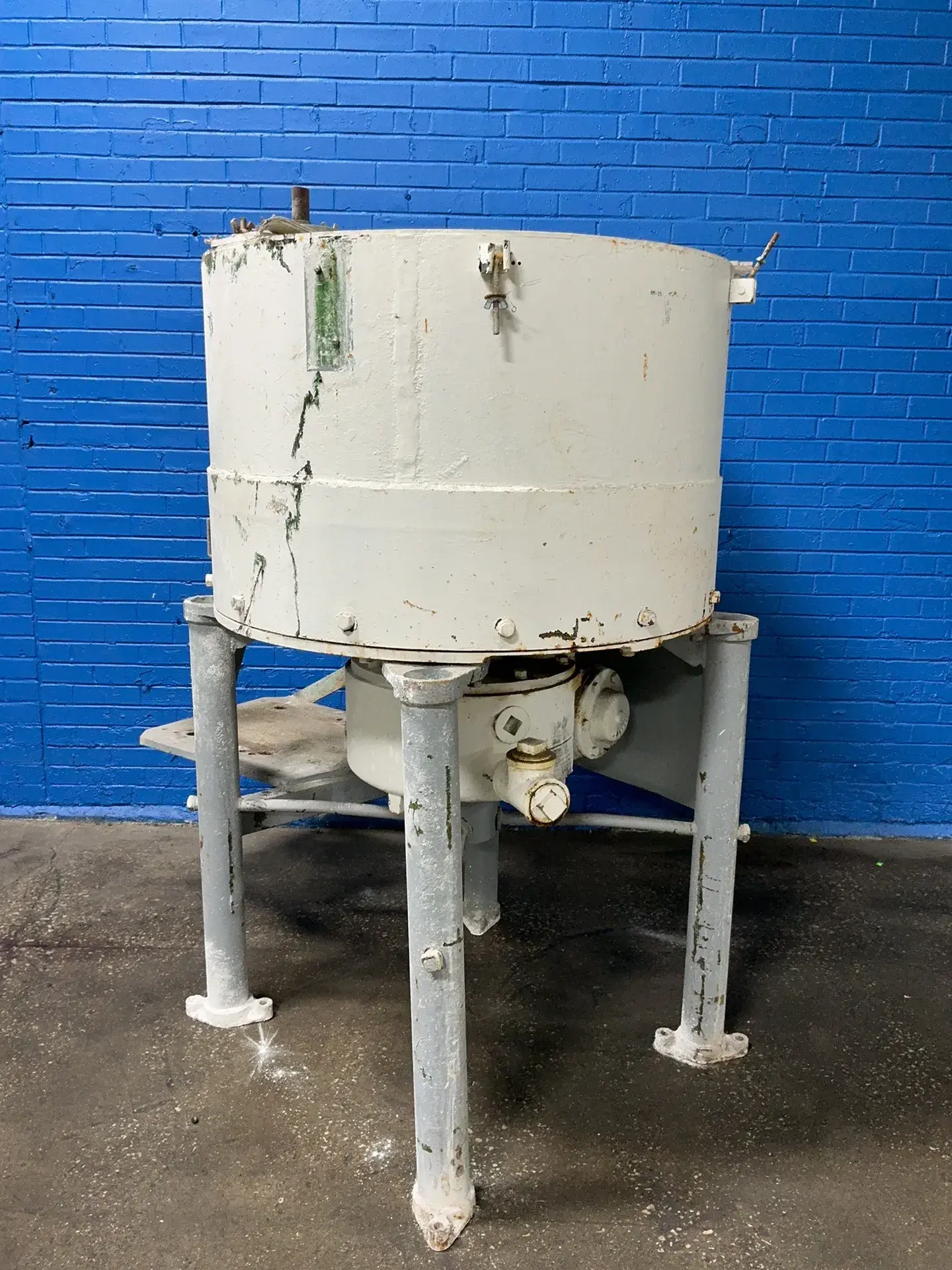 Beardsley & Piper Mixer  34” X 24” Sand Mixer