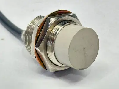 E2E-X18ME1 | Omron  Proximity Sensor 12-24VDC 2348 - Used
