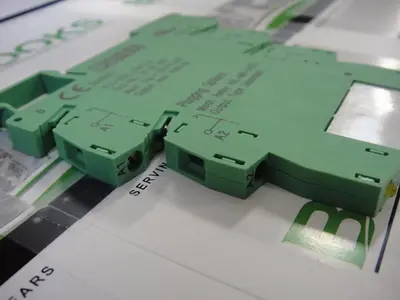 NEW PHOENIX PLC-BSC-24UC/21