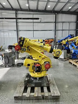 USED 2015 FANUC R-2000IC/210F