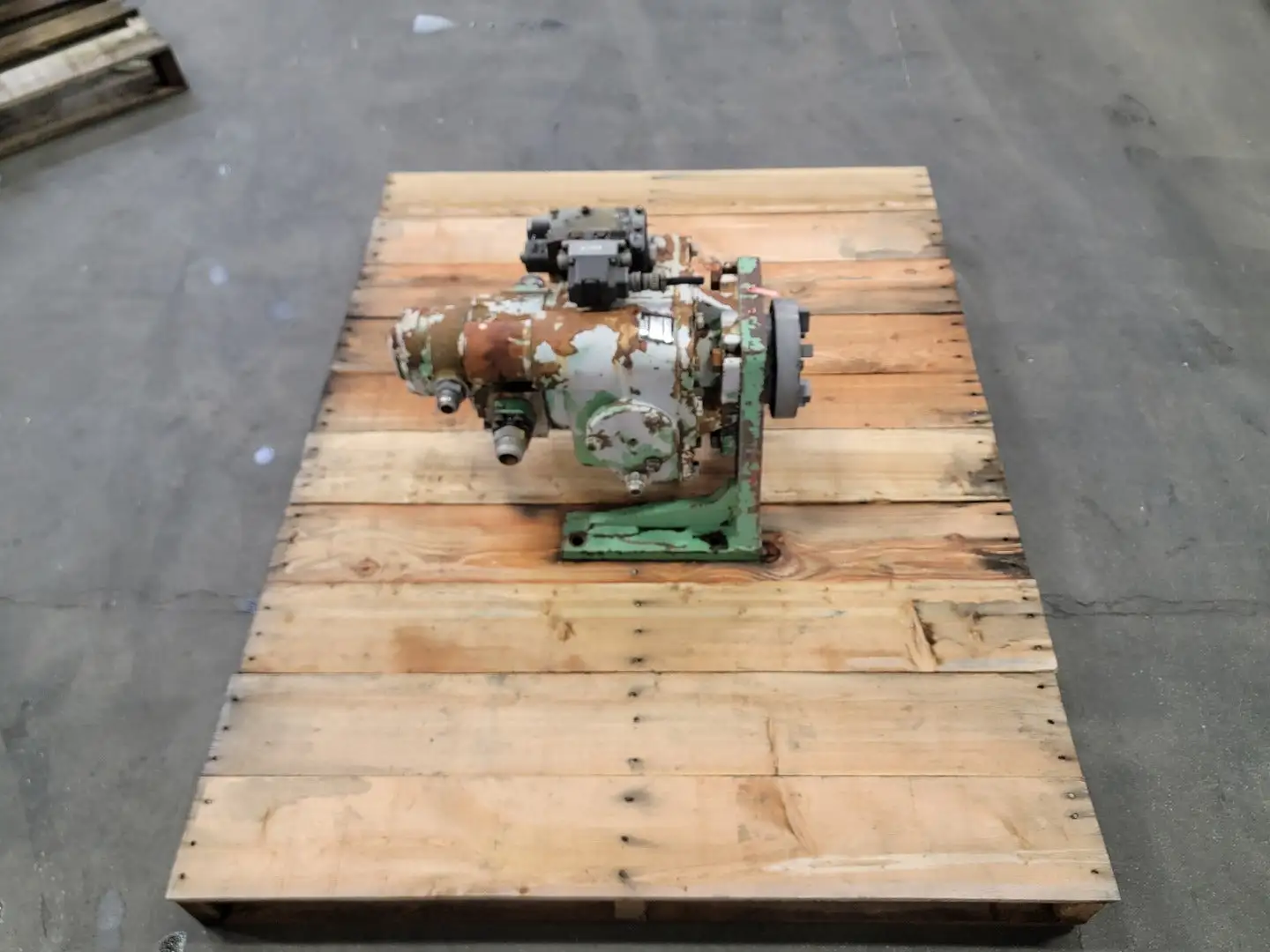 Used SAUER DANFOSS PV24-2501 DLLCDX Parts (Hydraulics and Pneumatics) British Columbia CA | Lenmark #1440831