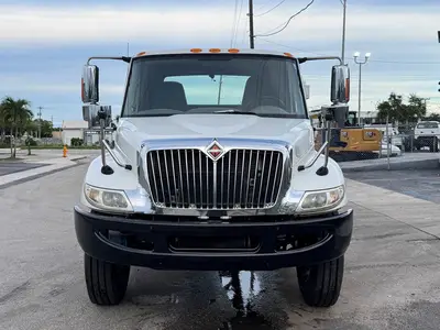 Used 2018 INTERNATIONAL DURASTAR 4300 Cab Chassis trucks Florida US | Truck and Van Outlet #1509142