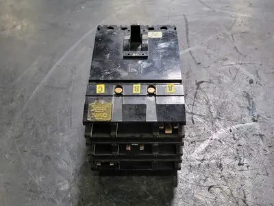 20 Amp, 3 Pole, 120/240 volts Circuit Breaker