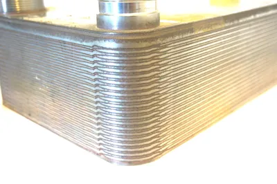 NEW HEAT EXCHANGER 22 PLATE 20 1/2'' X 9 1/2'' MALE/FEMALE THREAD