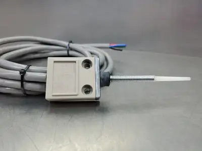 USED Omron D4C-1650 Limit Switch, 2A, 250VAC