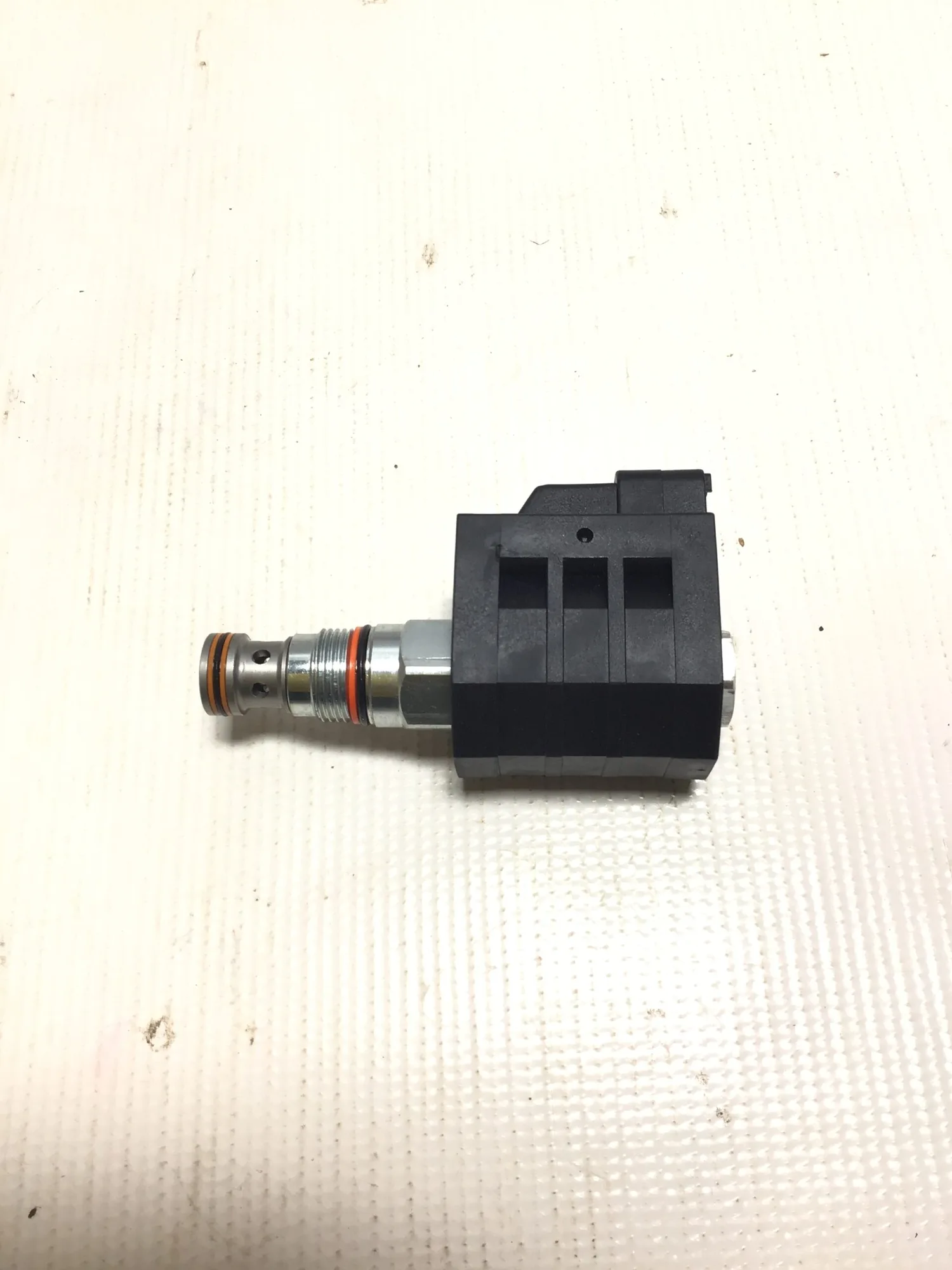 USED SUN HYDRAULICS 📦 MODEL: CXJAXAN – PRECISION-ENGINEERED FOR CONSISTENT FUNCTIONALITY AND DEPENDABLE OPERATION.