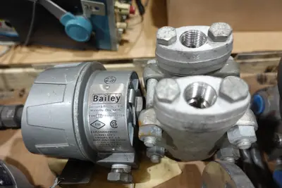 4 PALLETS OF ASSORTED INSTRUMENTATION, TRANSMITTERS, GAUGES, SENSORS, METERS, POSITIONERS