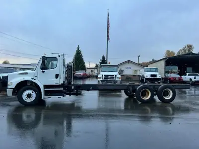 Used 2009 FREIGHTLINER BUSINESS CLASS M2112 Cab Chassis trucks Washington US | Puget Sound Truck Sales #1546526