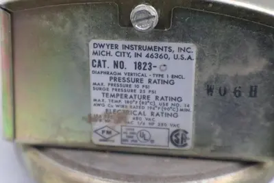 DWYER SERIES 1800 PRESSURE SWITCH 1823-0 - NEW IN BOX - STOCK 3128CC