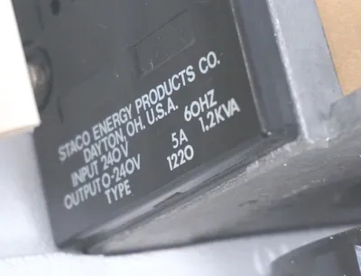 NEW STACO TYPE: 1220 VARIABLE TRANSFORMER 240V, 60HZ, 1.2KVA MAX