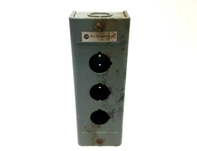 New | in-Stock ALLEN-BRADLEY 30.5MM PUSHBUTTON ENCLOSURE Electrical Boxes | Maverick Industrial Sales #1119708