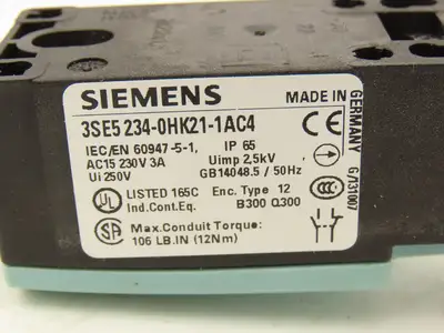 Siemens 3SE5 234-0HK21-1AC4 Limit Switch Roller Arm NO/NC Contacts IP66