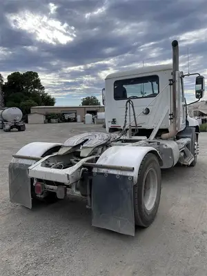 USED 2011 MACK PINNACLE CXU612