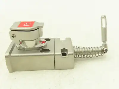 Allen Bradley 440T-MSALE10FB Guardmaster Trapped Key Interlock Switch No Key