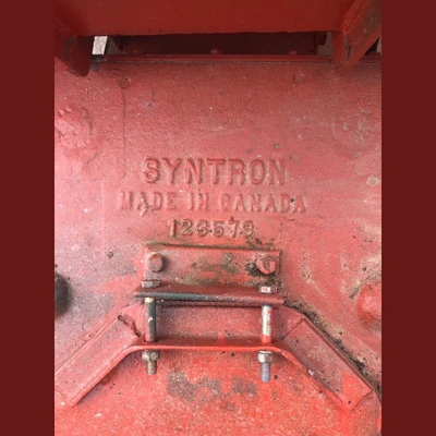 Syntron 23 in. x 50 in. Vibrating Pan Feeder